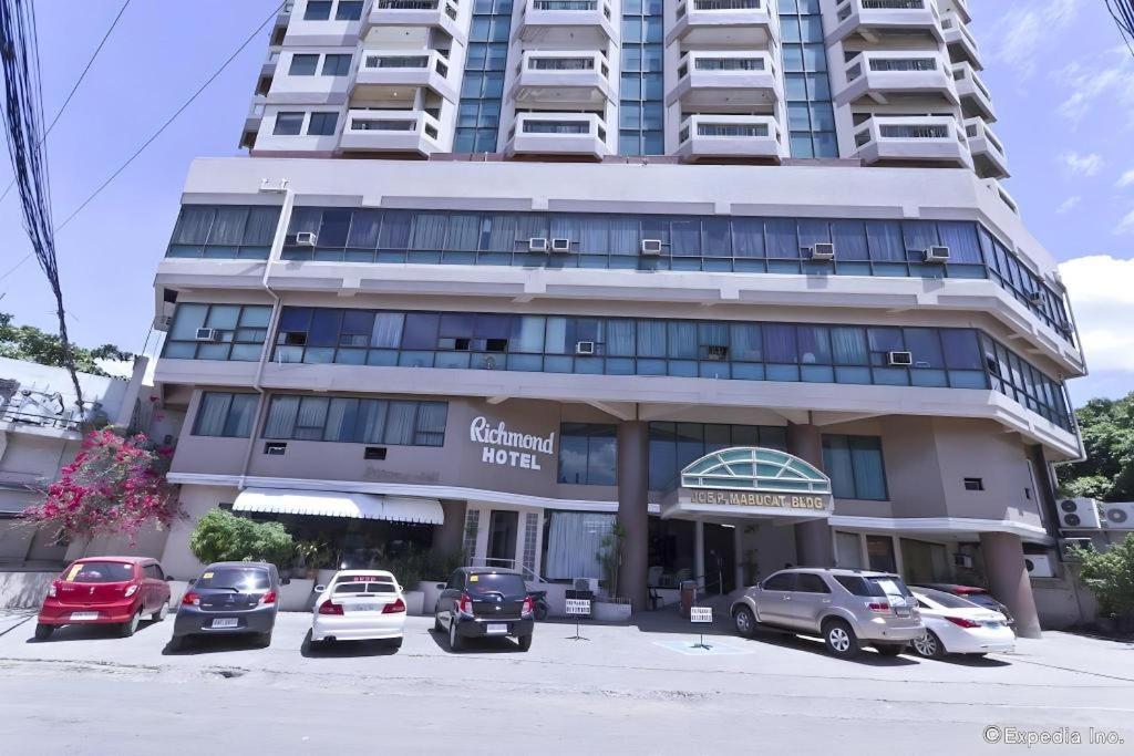 โรงแรมริชมอนด์ พลาซ่า Tabok ภายนอก รูปภาพ
