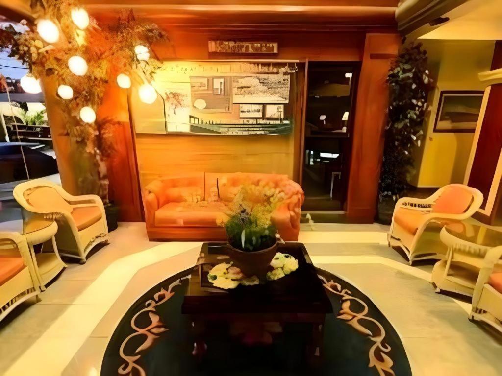 โรงแรมริชมอนด์ พลาซ่า Tabok ภายนอก รูปภาพ